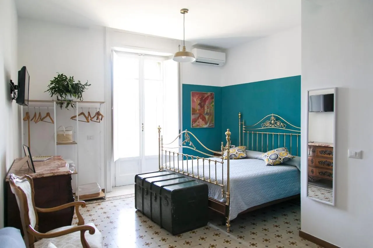 A Casa Di Nina Guest House Naples 2*,  Italie